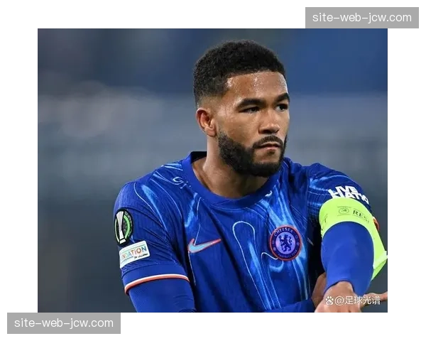 切尔西边路防守承受压力 里斯詹姆斯独木难支难以覆盖全场